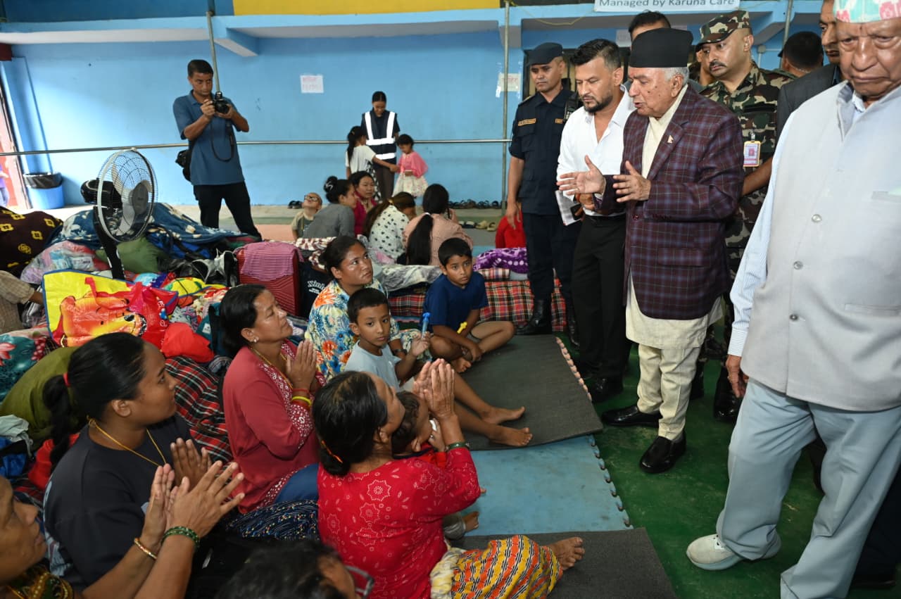 राष्ट्रपति पौडेल,बाढी प्रभावित क्षेत्र नुवाकोटमा